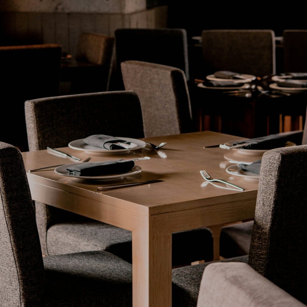 [LVW-TRS] Table de restaurant carrée en hêtre, 70 x 70 cm